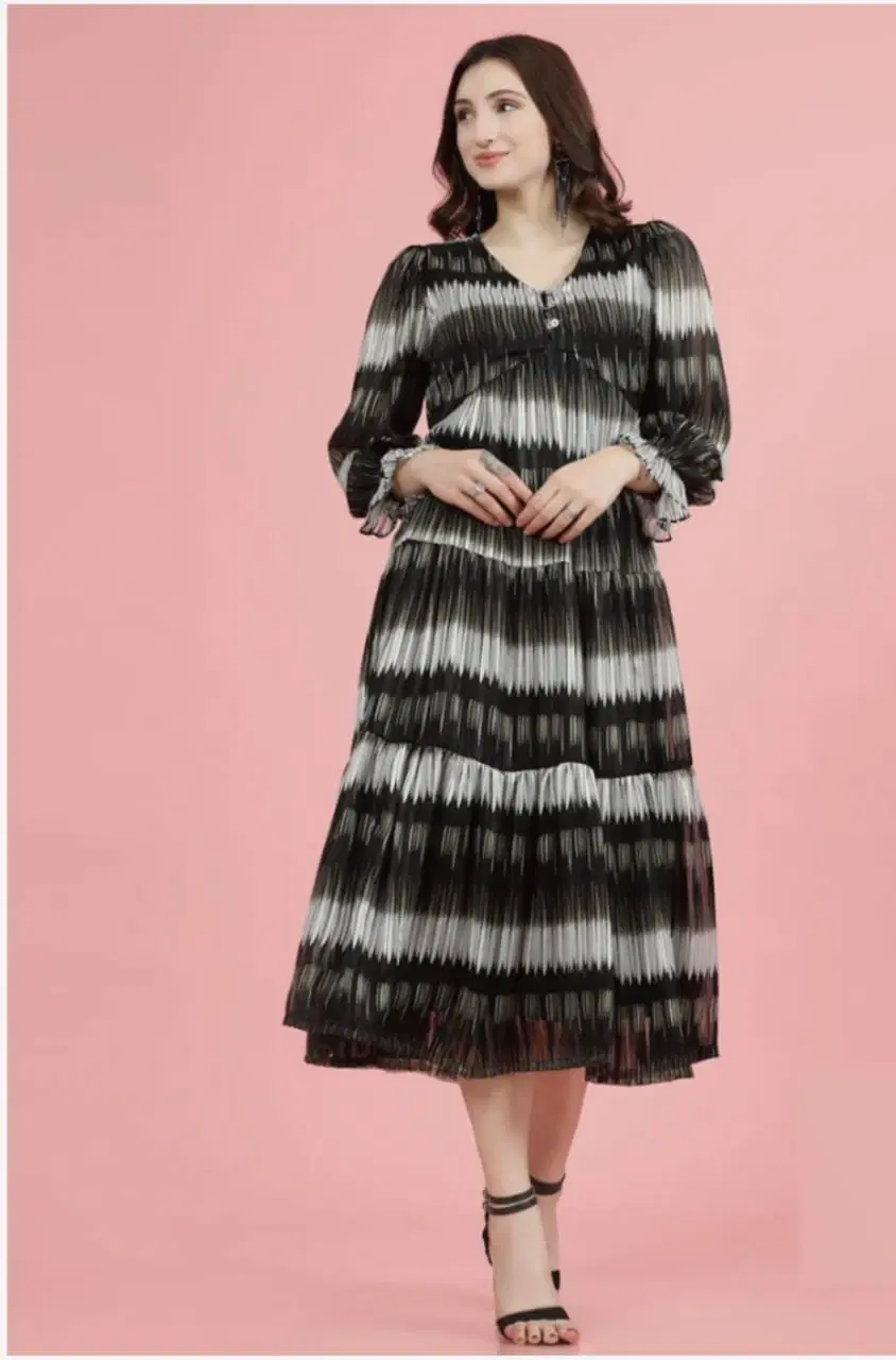 Women's Black & White Printed Tiered Midi Dress