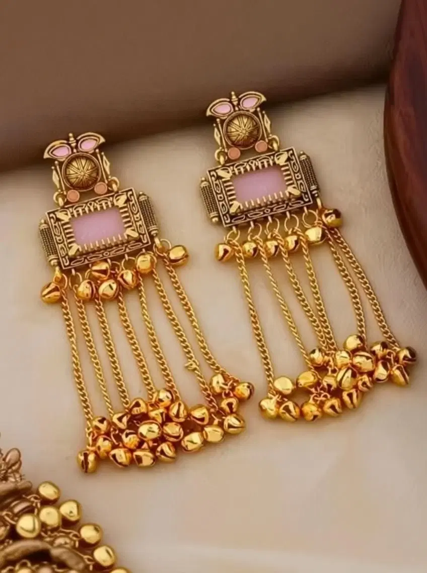 Tahaniya KASHMIRI GHUNGRU EARRING Earring Set